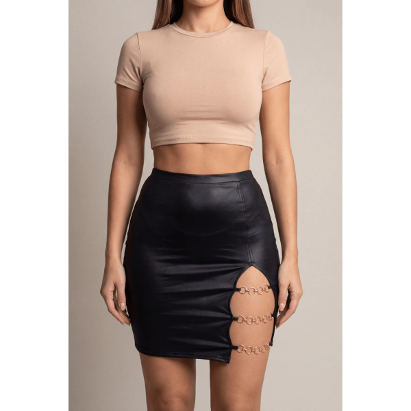 Jupe courte noire Elena fendue avec chaînettes – Collection Be Lily