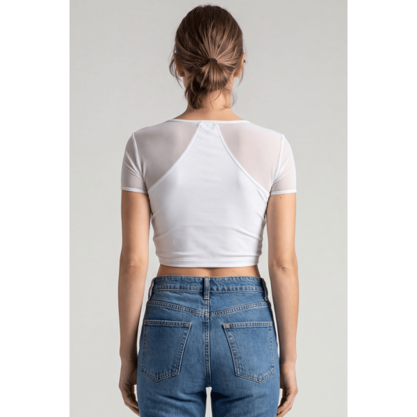 Top court blanc échancré en résille - Élégance et sensualité