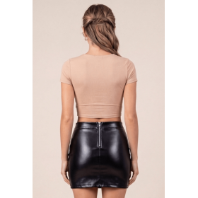 Jupe courte noire wetlook Alessia, simili cuir et zip, Be Lily