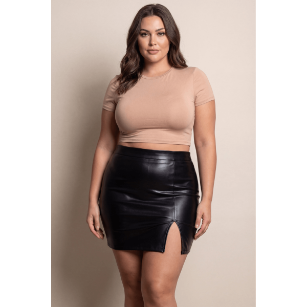 Jupe courte noire wetlook Alessia, simili cuir et zip, Be Lily