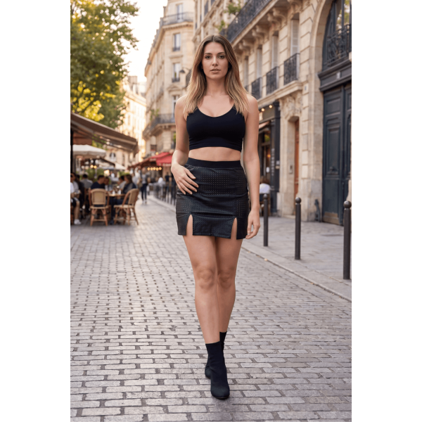 Jupe Courte Noire Stella en Simili Cuir – Collection Be Lily